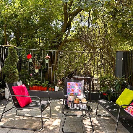 Garden Apartament Petrila Esterno foto