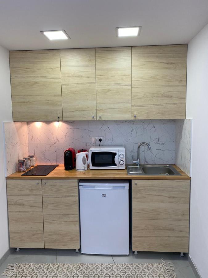 Garden Apartament Petrila Esterno foto